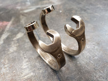 Bronze wrench cuff